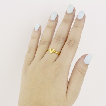 Silver ring | Letter V 2
